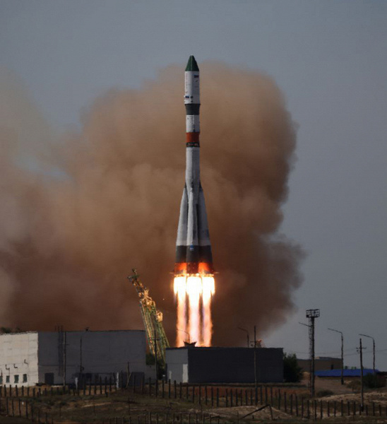 Ракета «Союз-2.1а» стартовала с космодрома Байконур. Она вывела на орбиту космический грузовик «Прогресс МС-20», идущий на смену затопленному «Прогресс МС-18»